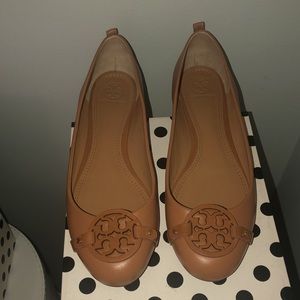 EUC Tory Burch Gabriel Flats